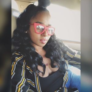 Meet your Posher, Eve